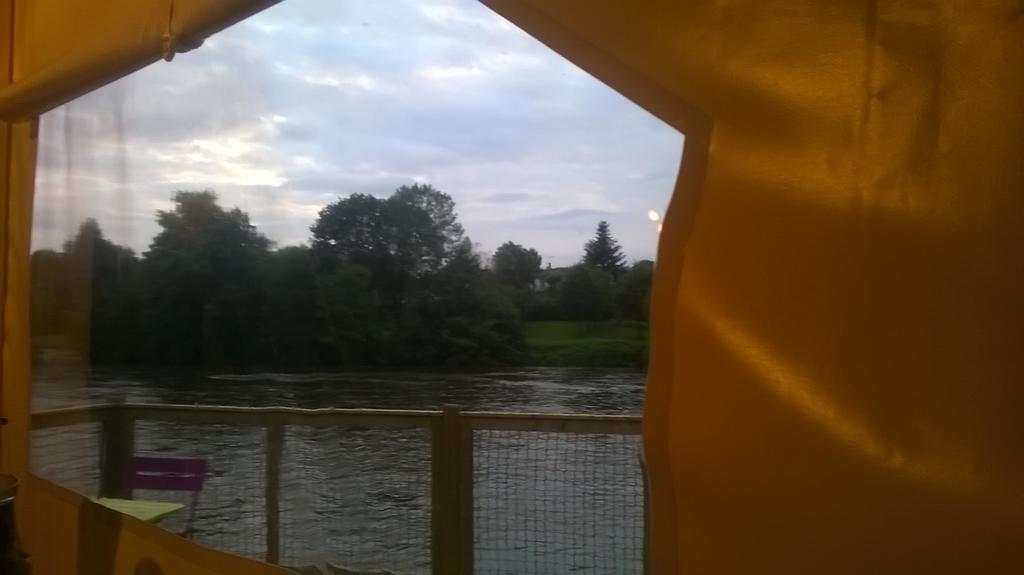 Camping Des Ribieres Confolens Exterior photo