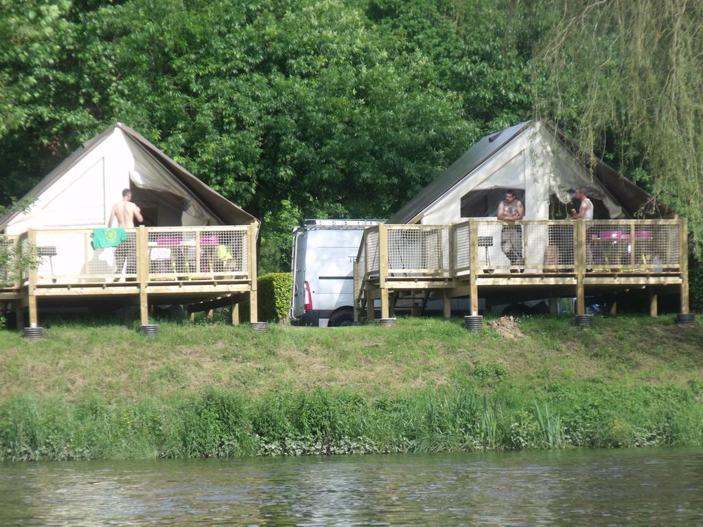 Camping Des Ribieres Confolens Exterior photo