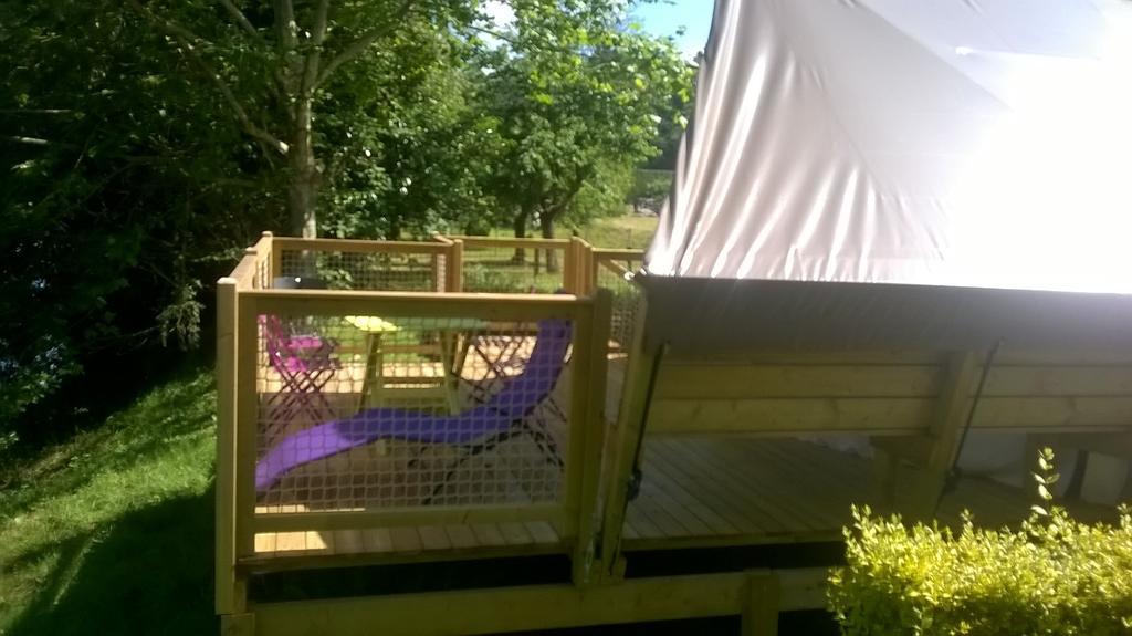 Camping Des Ribieres Confolens Exterior photo