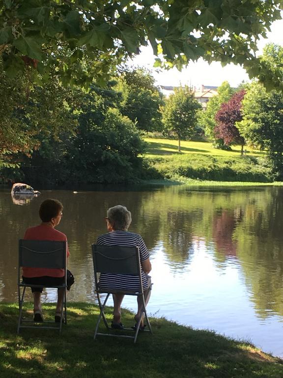 Camping Des Ribieres Confolens Exterior photo