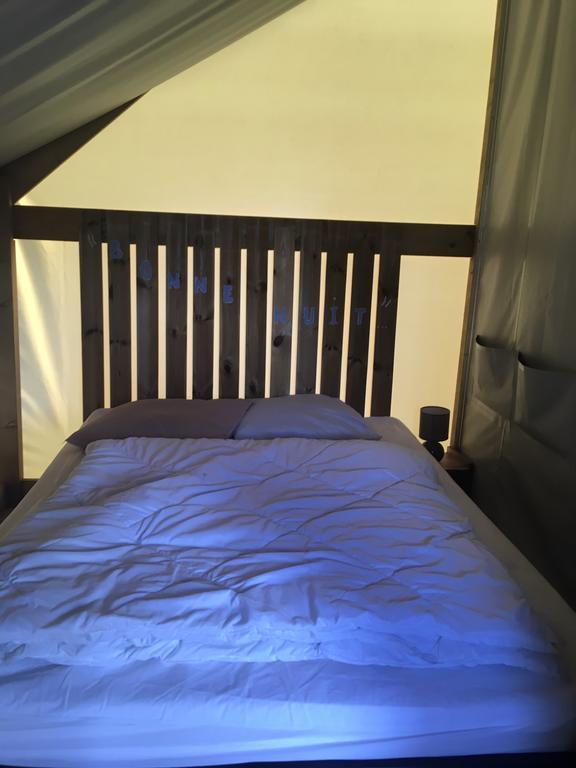 Camping Des Ribieres Confolens Exterior photo